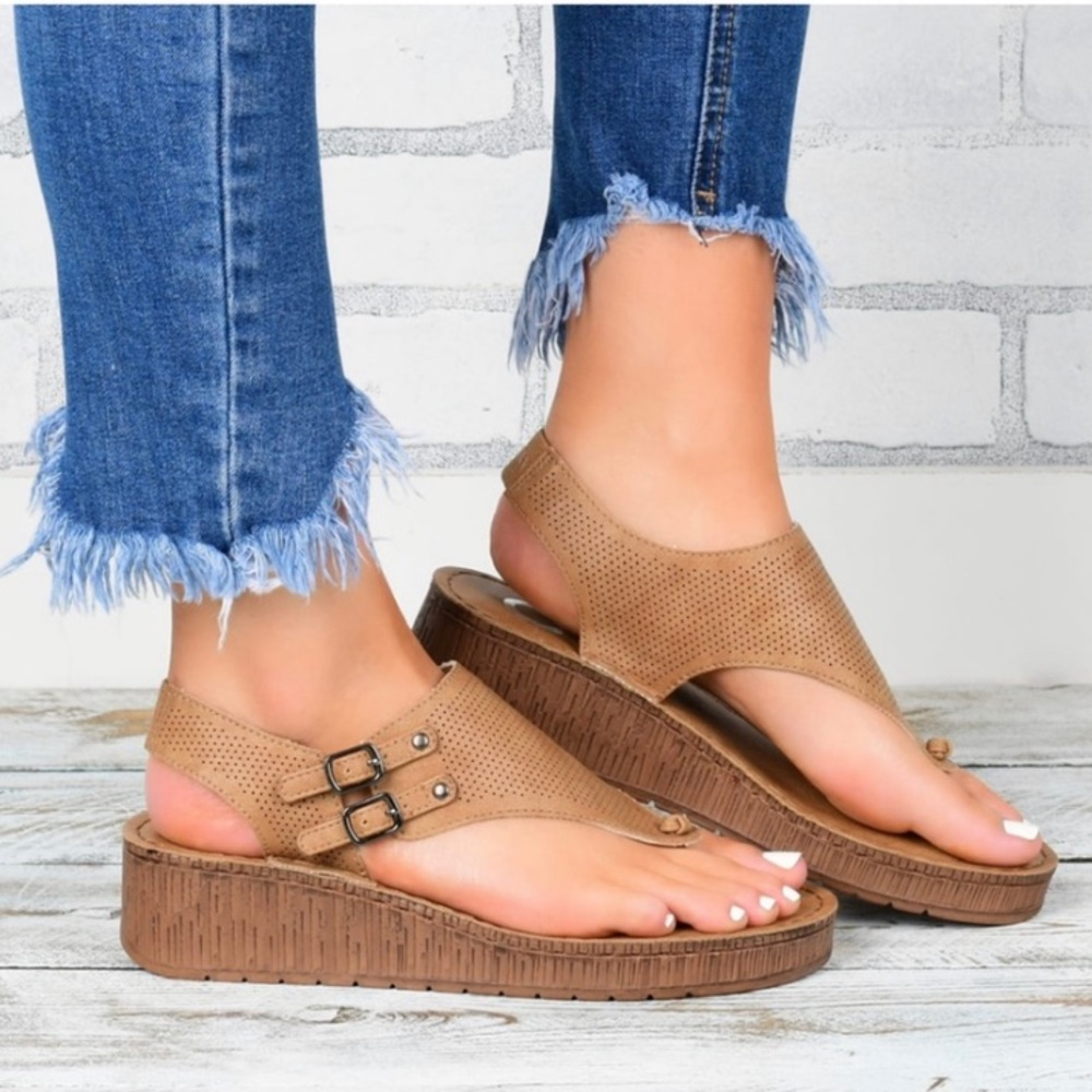 Toe Wedge Sandals perforated. Tan, Size 7.5 Boutique stylish brand.